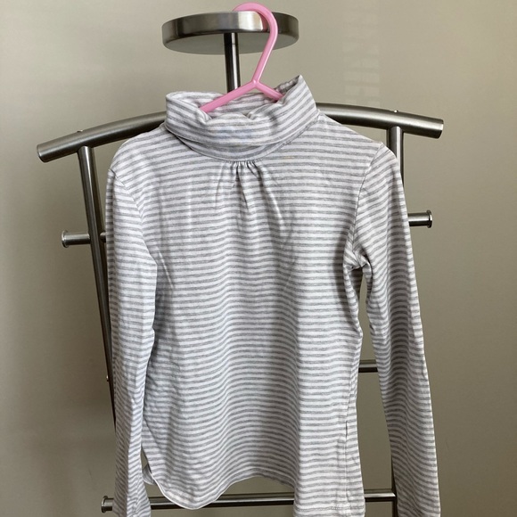 4 long sleeve tops - Picture 8 of 9